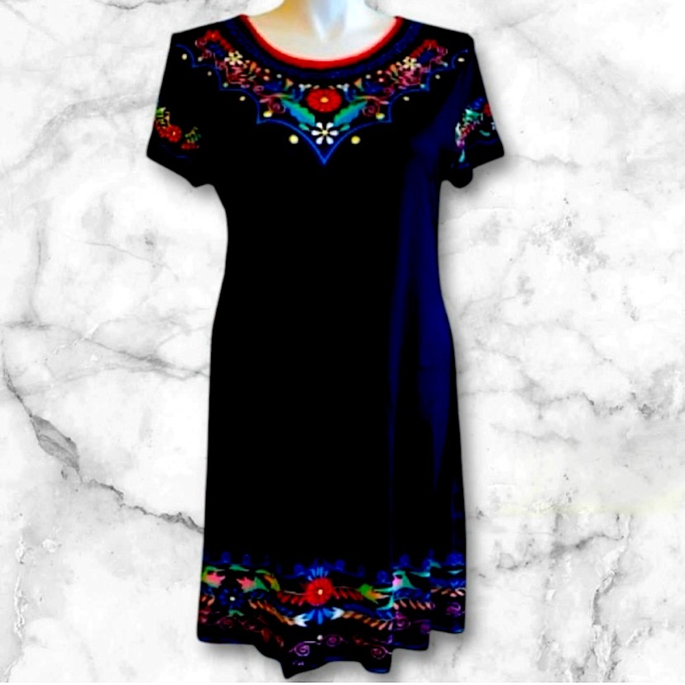 New black dress loose fit with floral detail, Sz.M